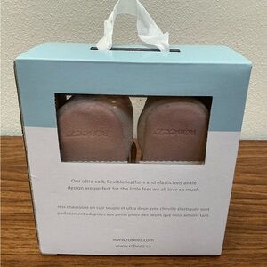 Robeez Soft Pink Baby Shoes - Sparkles Swan New 12-18 months